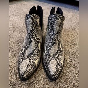 Blondo Black and white Waterproof Ankle Boots